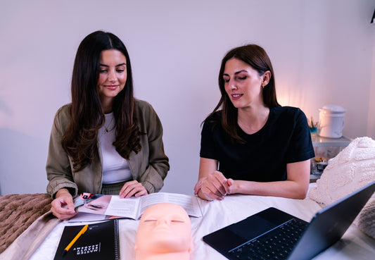 Classic Lash Extension Course with Group